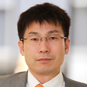 鈴木 琢巳 氏