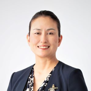 三宅 香 氏